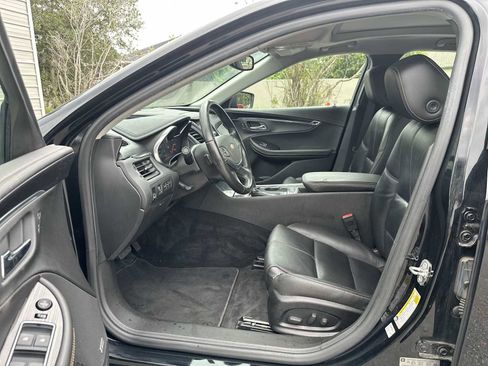Used 2016 Chevrolet Impala LT w/ Leather Package FWD image 2