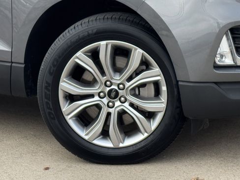 Certified 2024 Ford Edge Titanium image 3