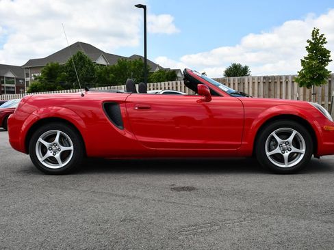 Used 2001 Toyota MR2 RWD image 10