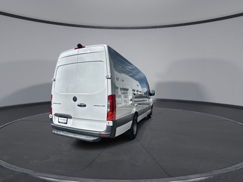 Used 2023 Mercedes-Benz Sprinter 3500 image 7