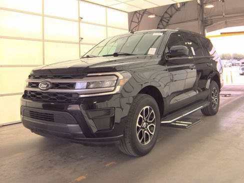 Used 2023 Ford Expedition XLT RWD image 1