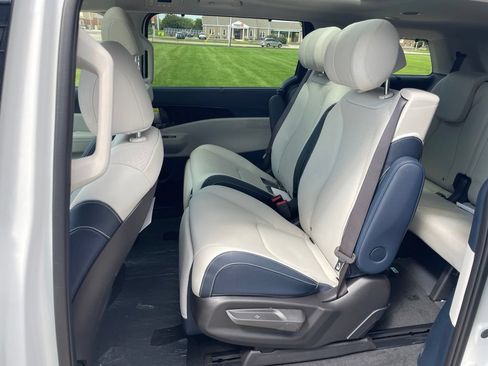 New 2027 Kia Carnival SX Prestige FWD image 11