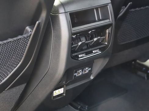 New 2025 Jeep Grand Cherokee Altitude image 17