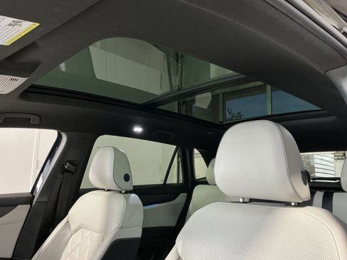 Used 2024 Volkswagen Atlas Cross Sport SEL Premium R-Line AWD/4WD image 23