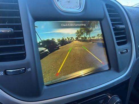 Used 2023 Chrysler 300 Touring w/ Sport Appearance Package image 21