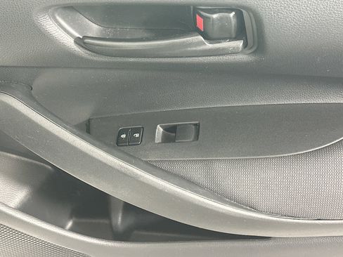 Used 2022 Toyota Corolla LE FWD image 28