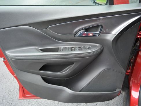 Used 2020 Buick Encore Preferred FWD image 10