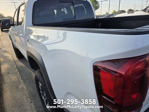 Used 2019 Toyota Tacoma TRD Off-Road AWD/4WD image 9