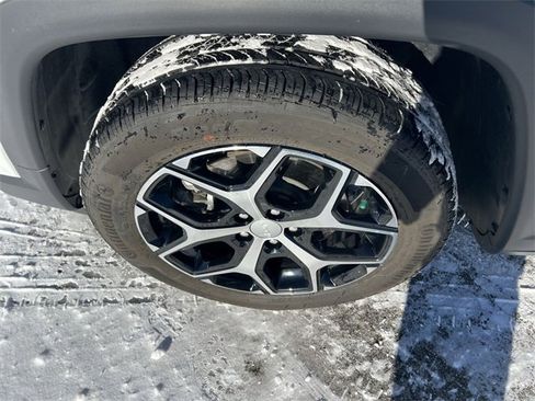 Used 2024 Jeep Compass Limited image 12