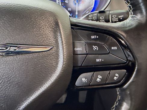 Used 2021 Chrysler Pacifica Touring-L w/ Uconnect Theater Family Group image 15