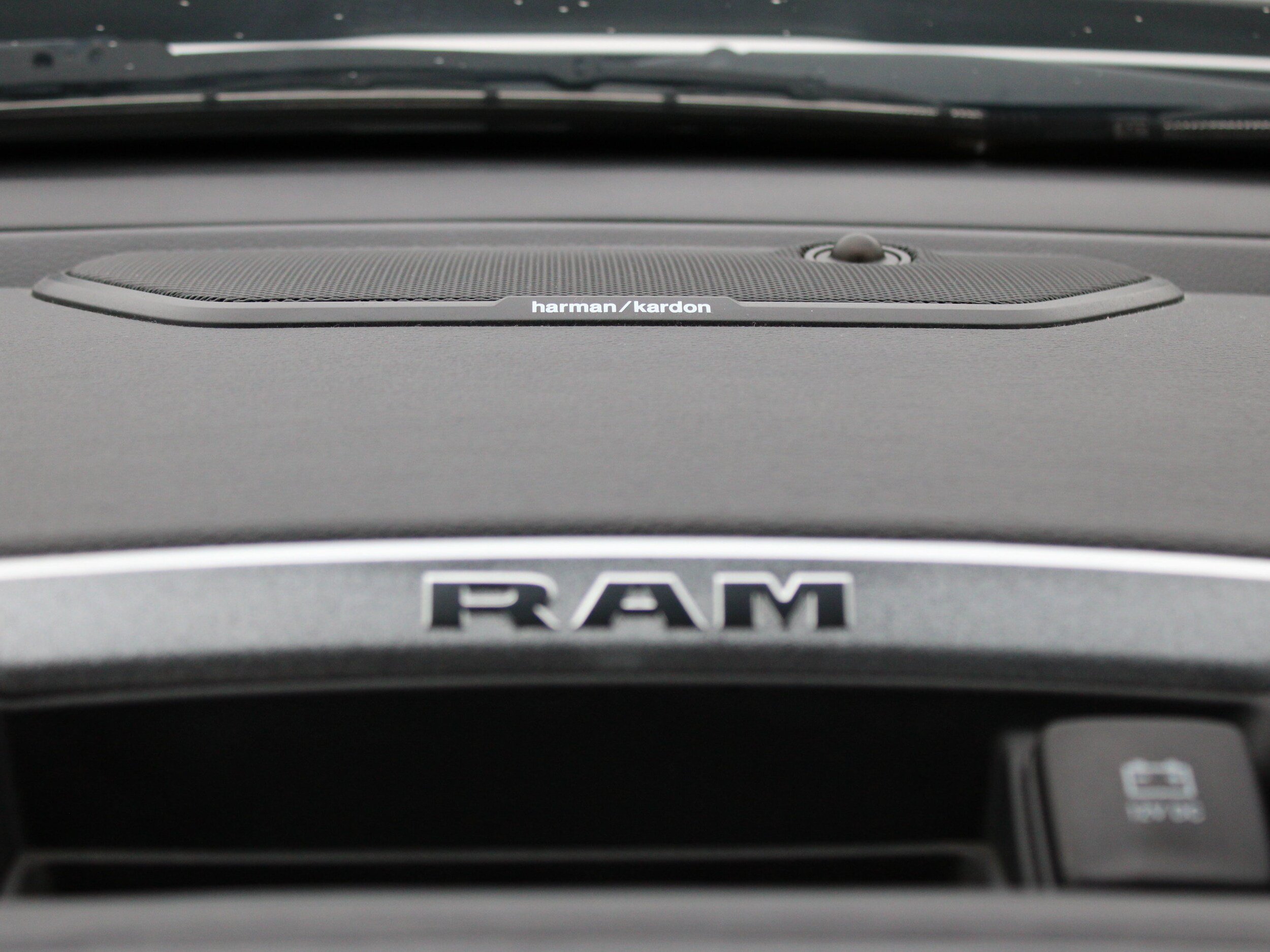 Used 2023 RAM 1500 Laramie AWD/4WD image 25