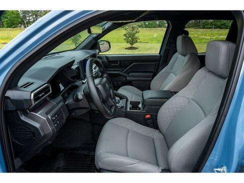 Used 2026 Toyota Tacoma SR5 AWD/4WD image 12