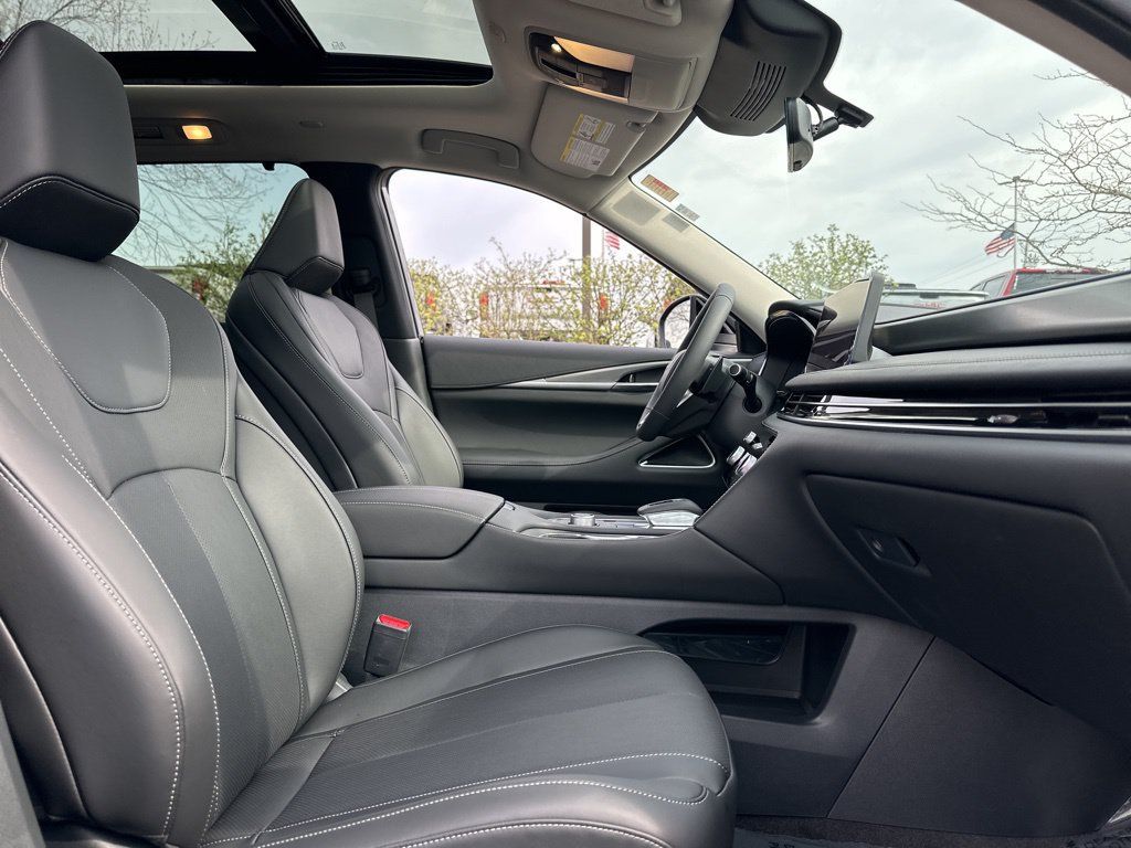 Certified 2026 INFINITI QX60 Luxe w/ Cargo Package AWD/4WD image 23