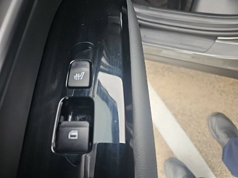 Certified 2024 Hyundai Tucson Limited AWD/4WD image 32