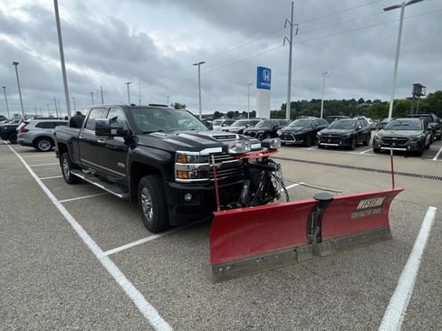 Used 2017 Chevrolet Silverado 3500 High Country w/ Duramax Plus Package AWD/4WD image 2