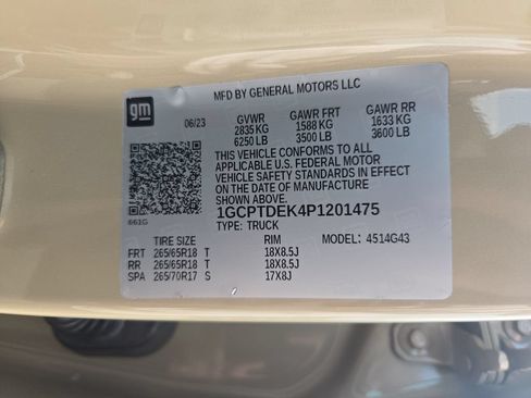 Used 2023 Chevrolet Colorado Z71 w/ Z71 Convenience Package 2 AWD/4WD image 37