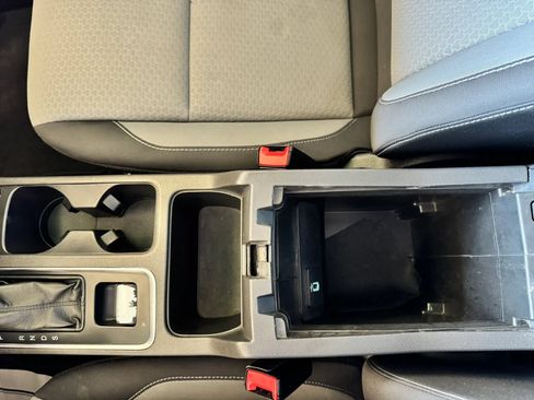 Used 2019 Ford Escape SE FWD image 14