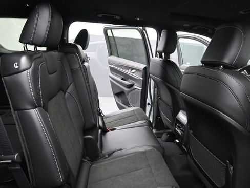 New 2026 Jeep Grand Cherokee L 4WD image 21