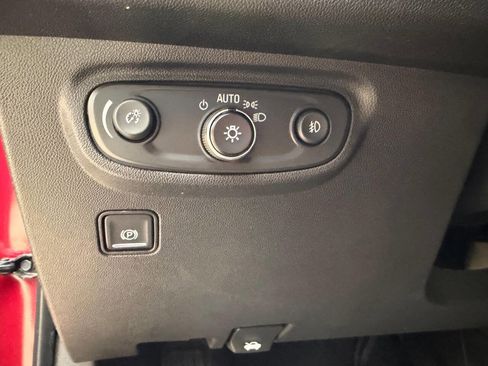 Used 2020 GMC Terrain SLT image 30