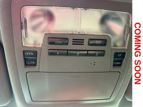 Used 2019 Toyota Highlander XLE AWD/4WD image 14