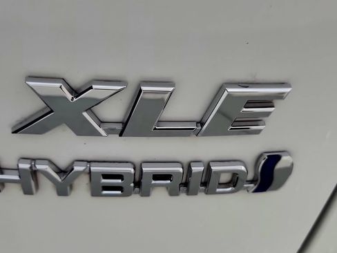 Used 2022 Toyota RAV4 XLE w/ Convenience Package AWD/4WD image 14