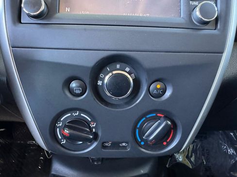 Used 2015 Nissan Versa w/ SL Tech Package FWD image 17