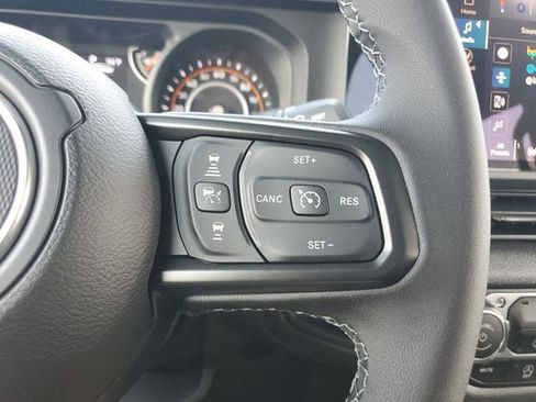 New 2025 Jeep Gladiator Sport image 24