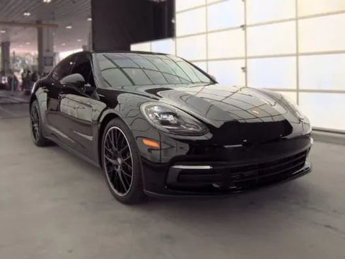 Used 2020 Porsche Panamera AWD/4WD image 17