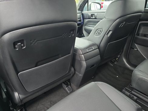 Used 2025 Hyundai Santa Fe Calligraphy AWD/4WD image 21