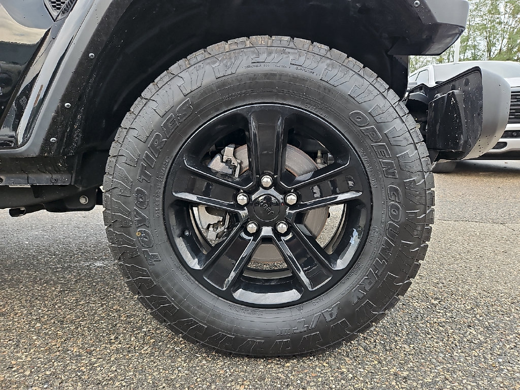 Used 2021 Jeep Wrangler Unlimited Sahara AWD/4WD image 9