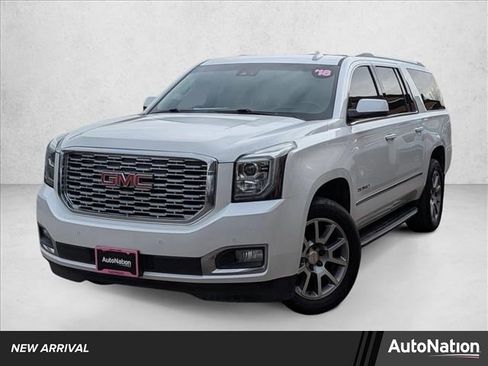 Used 2018 GMC Yukon XL Denali image 1