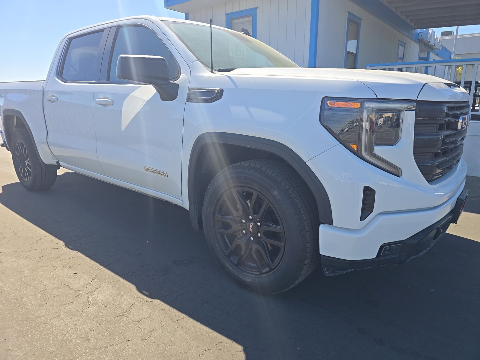 Used 2022 GMC Sierra 1500 Elevation RWD image 1