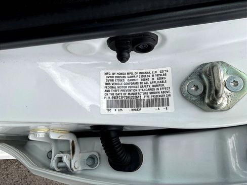 Used 2019 Honda Civic EX-L image 18