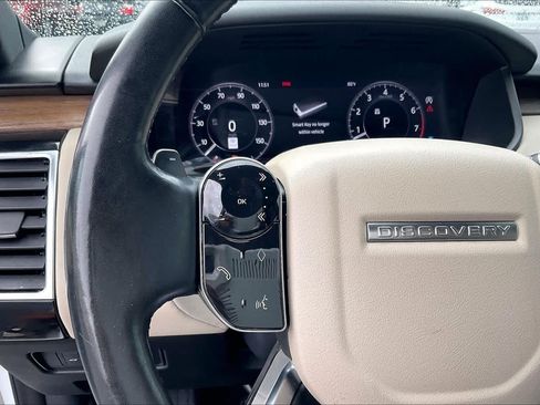 Used 2019 Land Rover Discovery SE AWD/4WD image 25