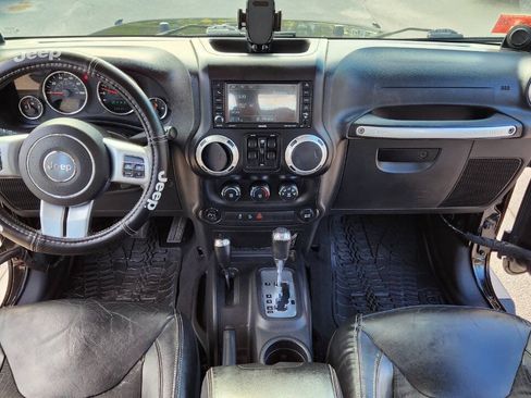 Used 2014 Jeep Wrangler Unlimited Sport AWD/4WD image 37