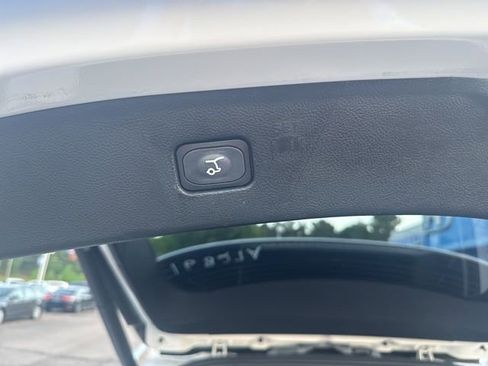 Used 2022 Ford Edge Titanium AWD/4WD image 12