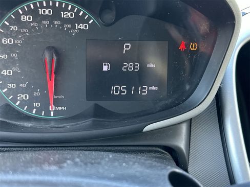 Used 2017 Chevrolet Sonic LT image 2