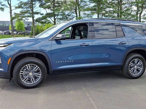 New 2026 Chevrolet Traverse LT w/ Driver Confidence Package FWD image 7