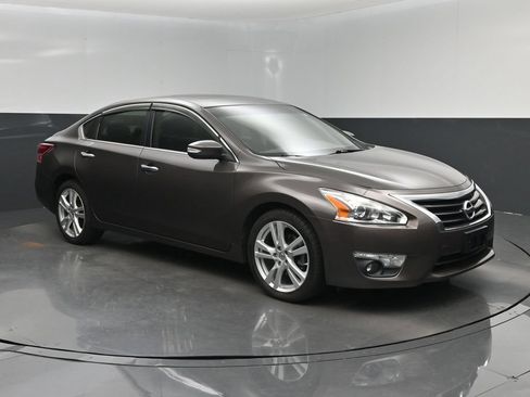 Used 2013 Nissan Altima 3.5 SL FWD image 1
