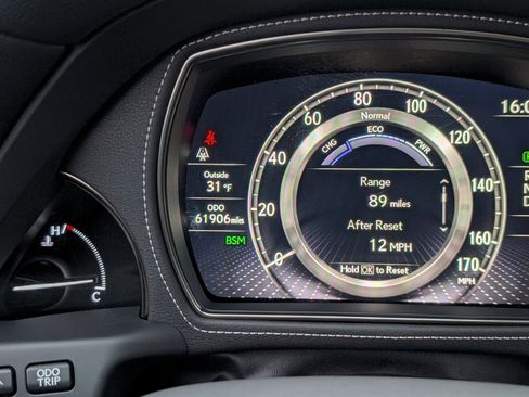 Used 2020 Lexus LS 500h AWD w/ Luxury Package image 32