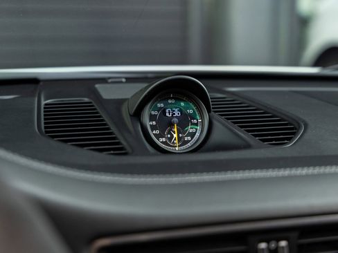 Certified 2015 Porsche 911 GT3 image 36