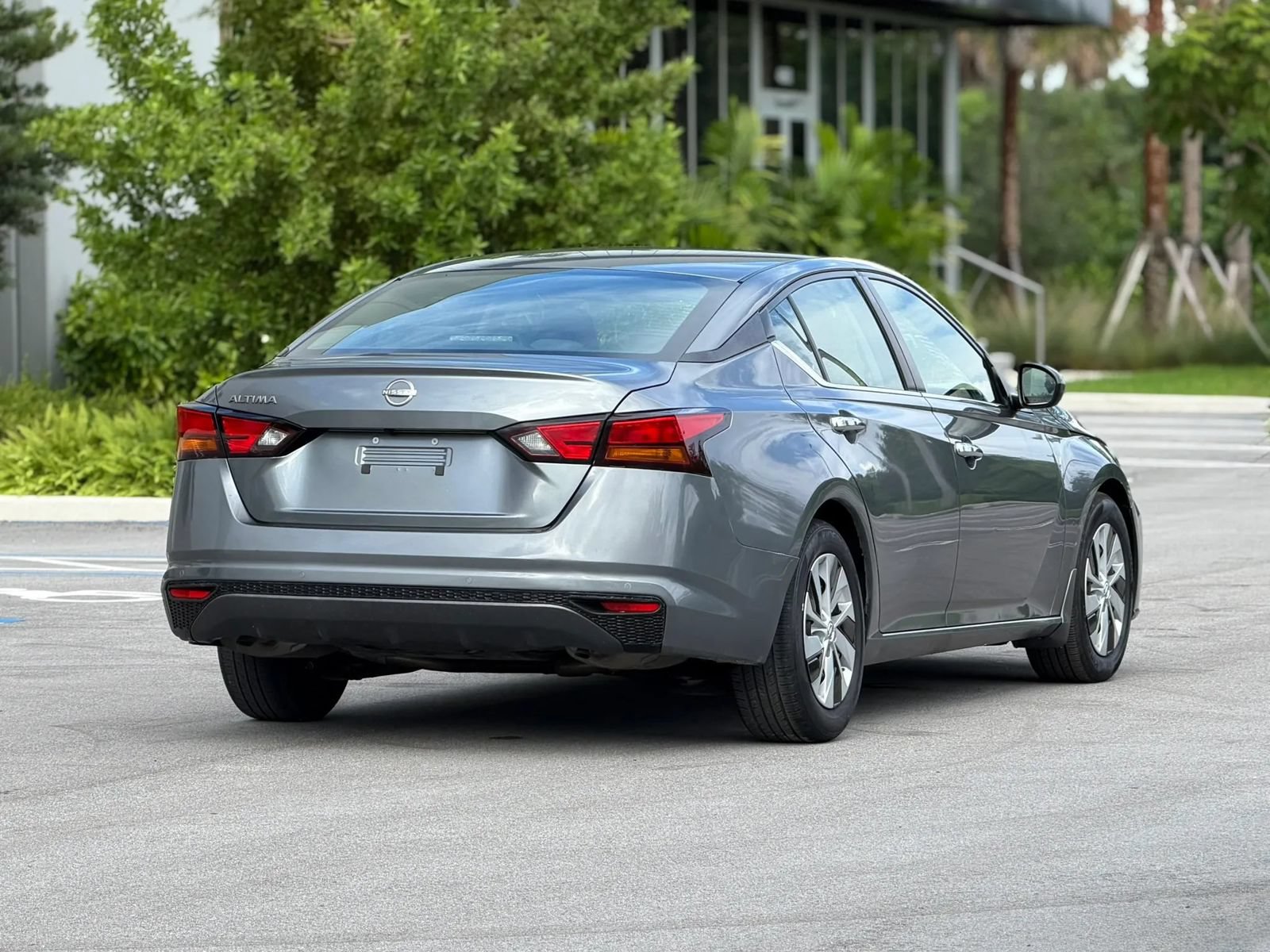 Used 2023 Nissan Altima 2.5 S FWD image 5