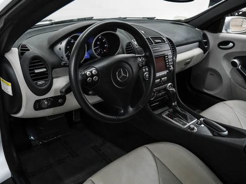 Used 2005 Mercedes-Benz SLK 350 image 2