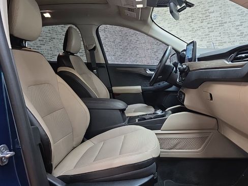 Used 2020 Ford Escape Titanium w/ Titanium Premium Package 2.0 image 13