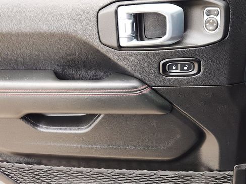 Used 2024 Jeep Wrangler Unlimited Rubicon image 24