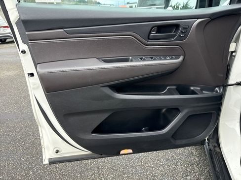 Used 2018 Honda Odyssey EX-L image 19