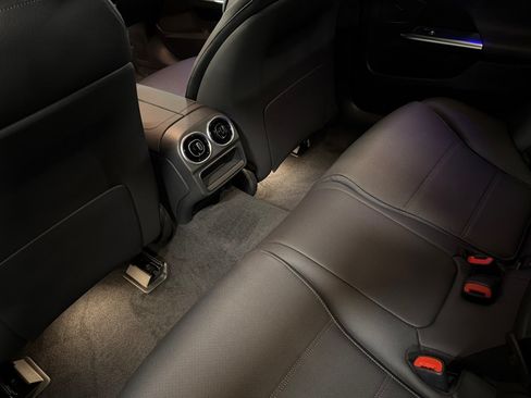 New 2026 Mercedes-Benz C 300 Sedan image 11