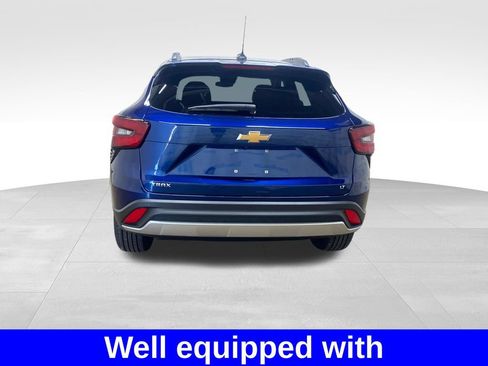 Used 2024 Chevrolet Trax LT w/ Driver Confidence Package FWD image 3
