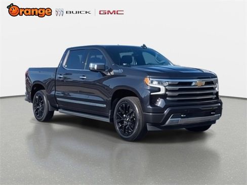 Used 2023 Chevrolet Silverado 1500 High Country w/ Technology Package image 2