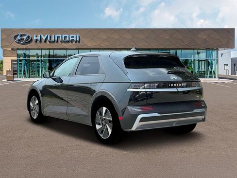 New 2026 Hyundai Ioniq 5 SE image 6